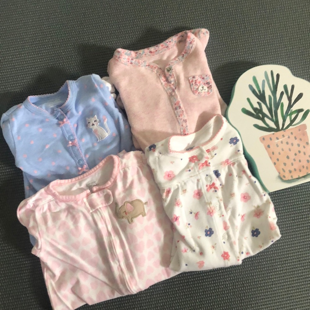 🎀Bundle 4 sleepers. With footies🎀